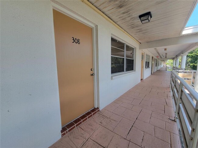 property at 911 Washington Ave SW