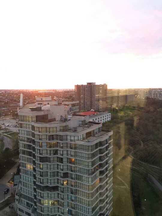 3 Rowntree Rd in Toronto, ON - Building Photo
