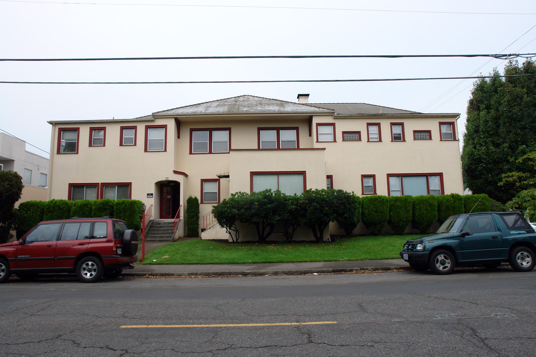 1825 NE 39th Ave in Portland, OR - Foto de edificio
