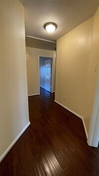 7816 Comal St photo'