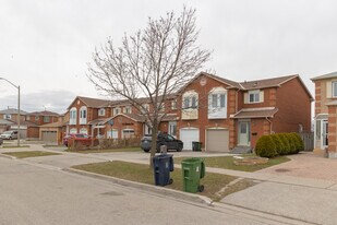 136-144 Robbinstone Dr in Toronto, ON - Building Photo