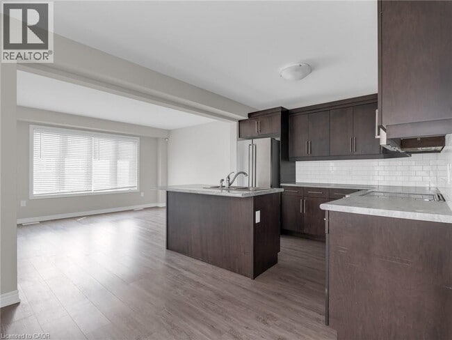 9573 Tallgrass Ave in Niagara Falls, ON - Building Photo - Building Photo