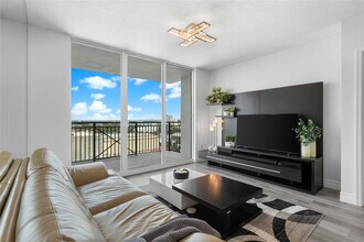 610 W Las Olas Blvd in Fort Lauderdale, FL - Building Photo - Building Photo