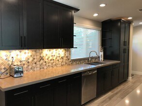 527 S Campus Way in Davis, CA - Building Photo - Building Photo