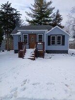 214 Goodrich St in Belvidere, IL - Building Photo