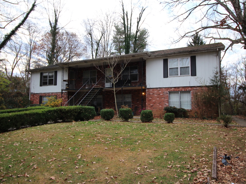 40 Dortch Avenue in Asheville, NC - Building Photo