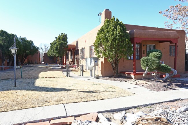 1104 Silver Ave SW in Albuquerque, NM - Foto de edificio - Building Photo