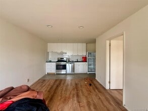 765 Shore Rd in Long Beach, NY - Foto de edificio - Building Photo