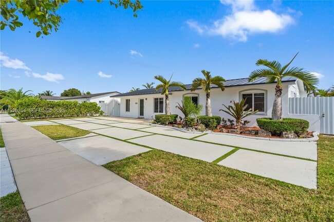 5103 SW 128th Pl in Miami, FL - Building Photo - Building Photo
