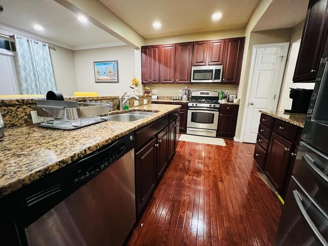 446 Kingscote Ln in Glen Allen, VA - Building Photo - Building Photo