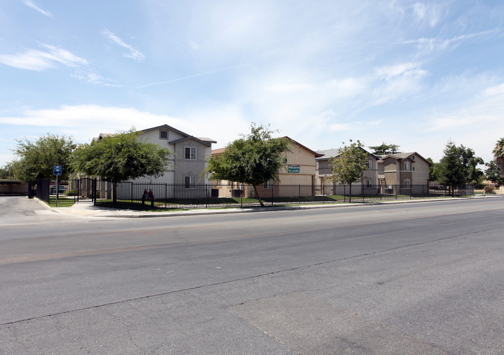 Pacheco Luxury Townhomes in Bakersfield, CA - Building Photo