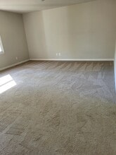 5336 Charles Ave in King George, VA - Foto de edificio - Building Photo