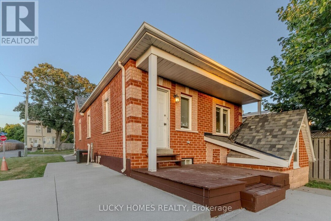 270 Verdun Rd in Oshawa, ON - Building Photo