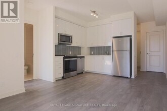 4955 Yonge St in Toronto, ON - Building Photo - Building Photo