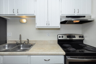 1280 Clayton St. Apartments in Denver, CO - Foto de edificio - Building Photo