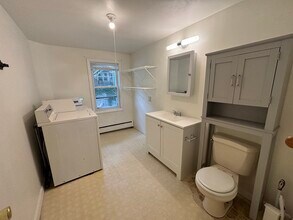 164 Bowen St in Boston, MA - Building Photo - Building Photo