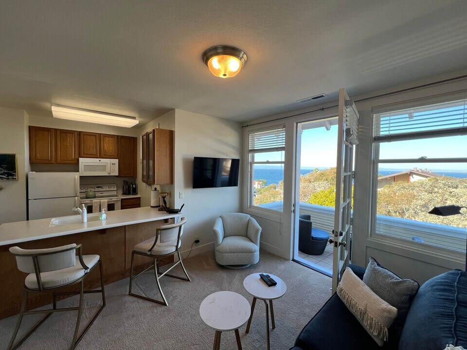 189 Evans Ave in Pacific Grove, CA - Building Photo