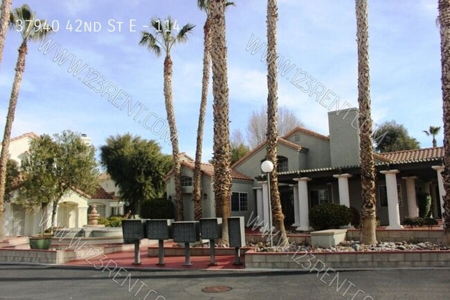 37940 42nd St E in Palmdale, CA - Building Photo - Building Photo