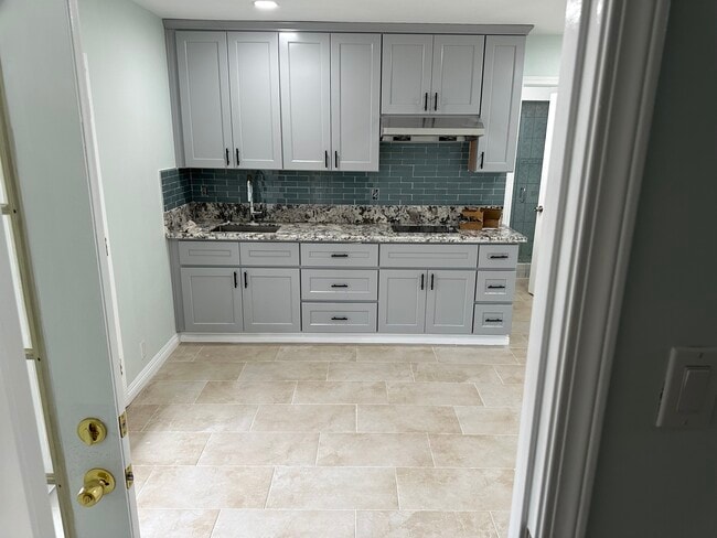 property at 607 N Eileen Ave