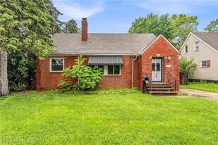 13803 Wolf Ave in Garfield Heights, OH - Building Photo