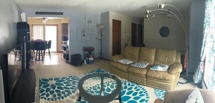 1015 Calumett Dr in Cedar Falls, IA - Building Photo - Building Photo