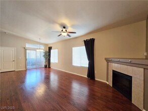 8805 Jeffreys St in Las Vegas, NV - Building Photo - Building Photo