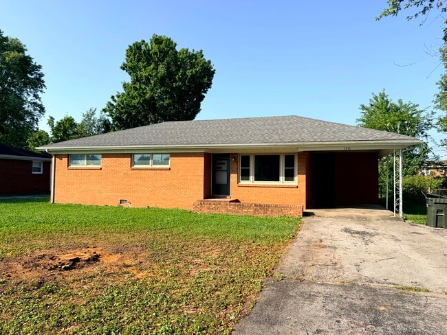 property at 1711 Clarence Dr