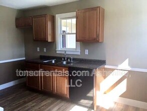 108 N Blue Ridge Ave in Hendersonville, NC - Building Photo - Building Photo
