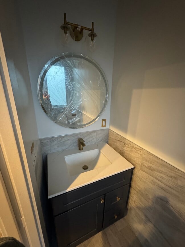 135 Burlington Dr, Unit ADU in Petaluma, CA - Foto de edificio - Building Photo