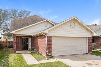 7331 Parkland Manor Dr in Cypress, TX - Foto de edificio - Building Photo