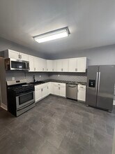 1322 Madison St in Syracuse, NY - Foto de edificio - Building Photo