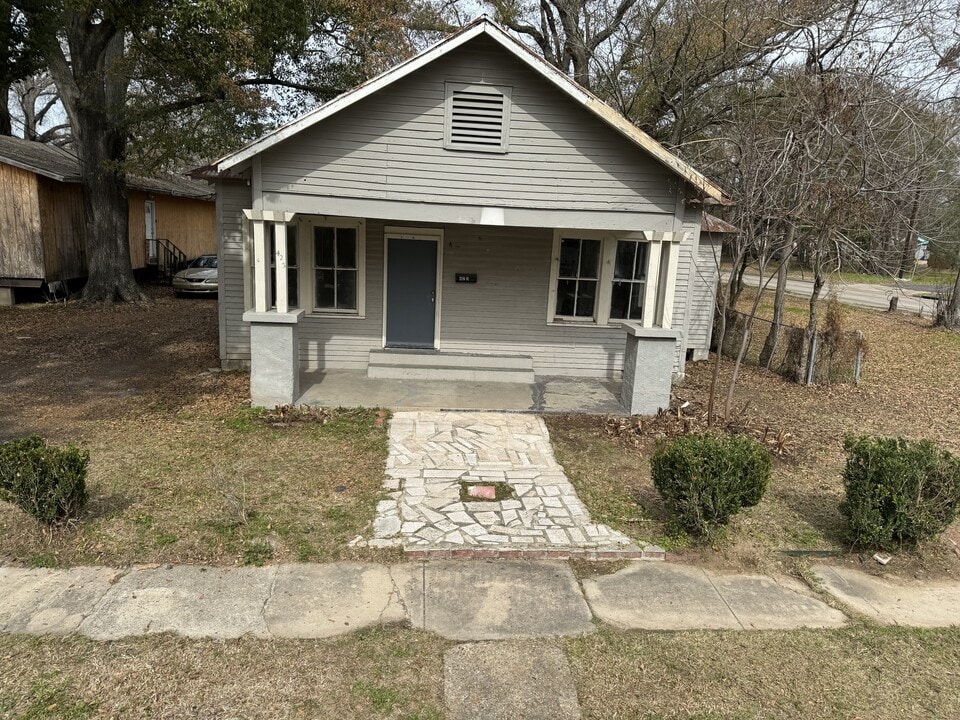 423 Sampson St in Lafayette, LA - Building Photo