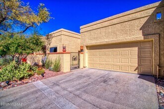1223 Cam Diestro in Oro Valley, AZ - Building Photo - Building Photo