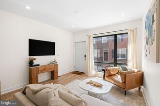 2231 Earp St in Philadelphia, PA - Building Photo - Building Photo