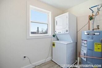 23 Blake St, Unit 1 in Revere, MA - Building Photo - Building Photo