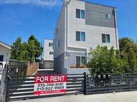 839 E 81st St in Los Angeles, CA - Building Photo