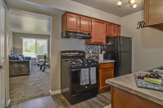 Autumn Ridge Apartment Homes in Grand Rapids, MI - Building Photo - Building Photo