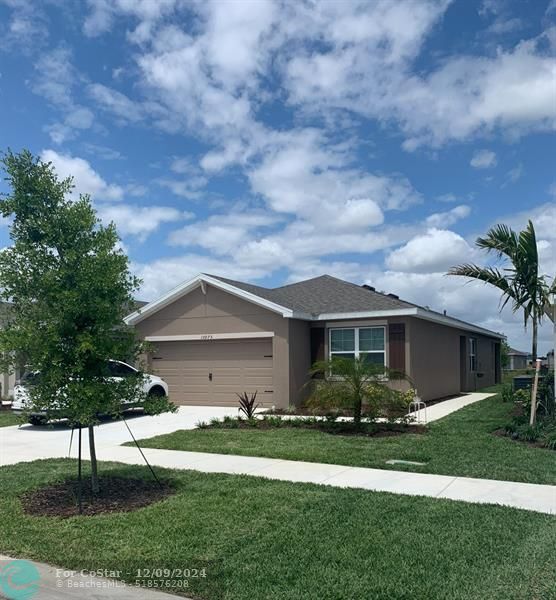 10975 Pacini Wy in Port St. Lucie, FL - Foto de edificio