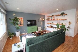 205 NE 79th Ave in Portland, OR - Building Photo - Building Photo