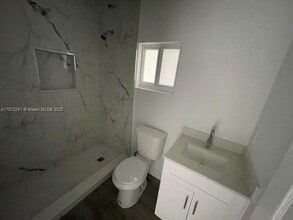 1230 NW 102nd St in Miami, FL - Building Photo - Building Photo