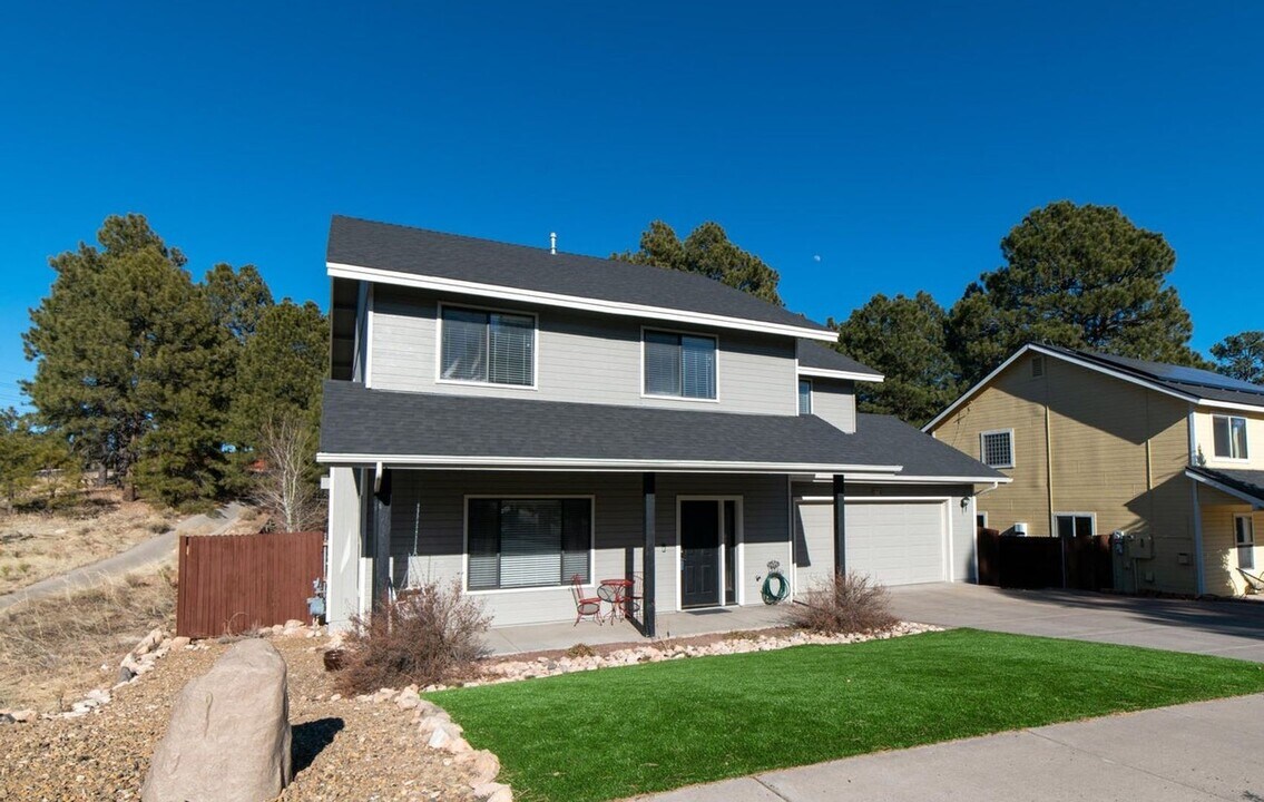 774 W Cattle Drive Trail in Flagstaff, AZ - Building Photo