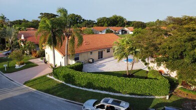 5325 Bodega Pl in Delray Beach, FL - Building Photo - Building Photo