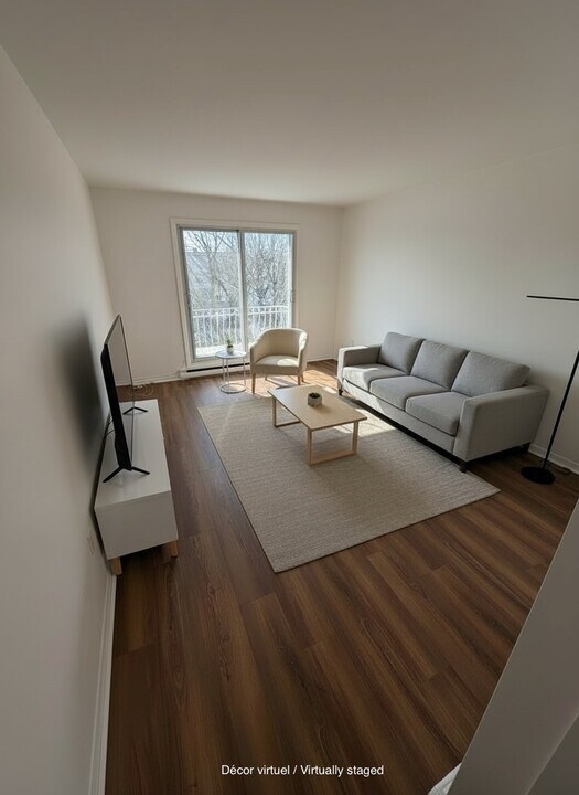 9421 Charton Av in Montréal, QC - Building Photo