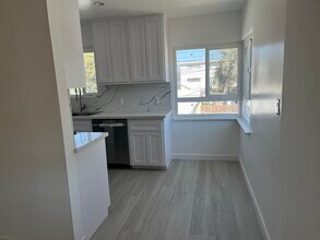 18139 Roscoe Blvd in Northridge, CA - Building Photo - Building Photo