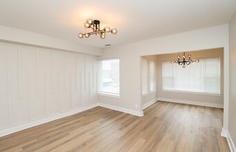 6110 S St Lawrence Ave in Chicago, IL - Building Photo - Building Photo