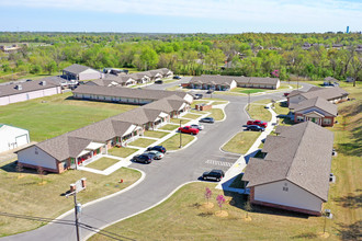 Coweta Senior Villas in Coweta, OK - Building Photo - Building Photo