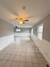408 Amarillo Ct in Carpentersville, IL - Foto de edificio - Building Photo