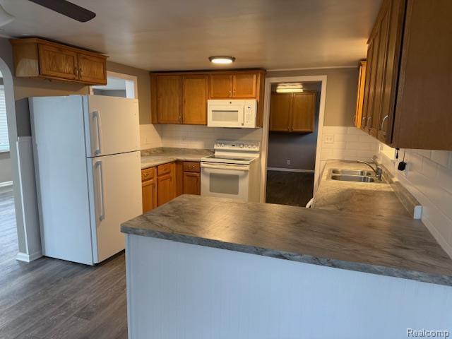 2434 N Long Lake Rd in Fenton, MI - Building Photo - Building Photo