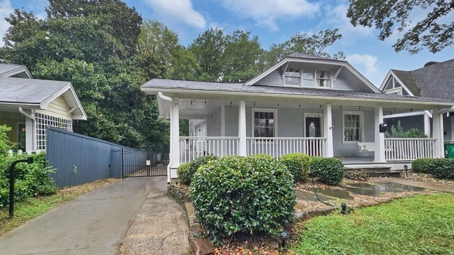 property at 1705 Fountain View St