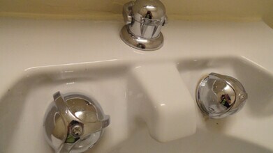 1450 E 55th Pl, Unit 1025 S in Chicago, IL - Foto de edificio - Building Photo